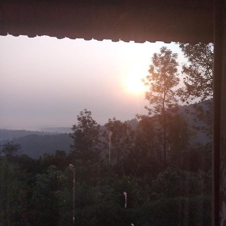 Abiyal Mountain Stay Madikeri Exteriör bild