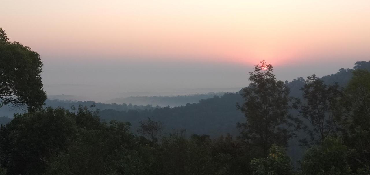 Abiyal Mountain Stay Madikeri Exteriör bild