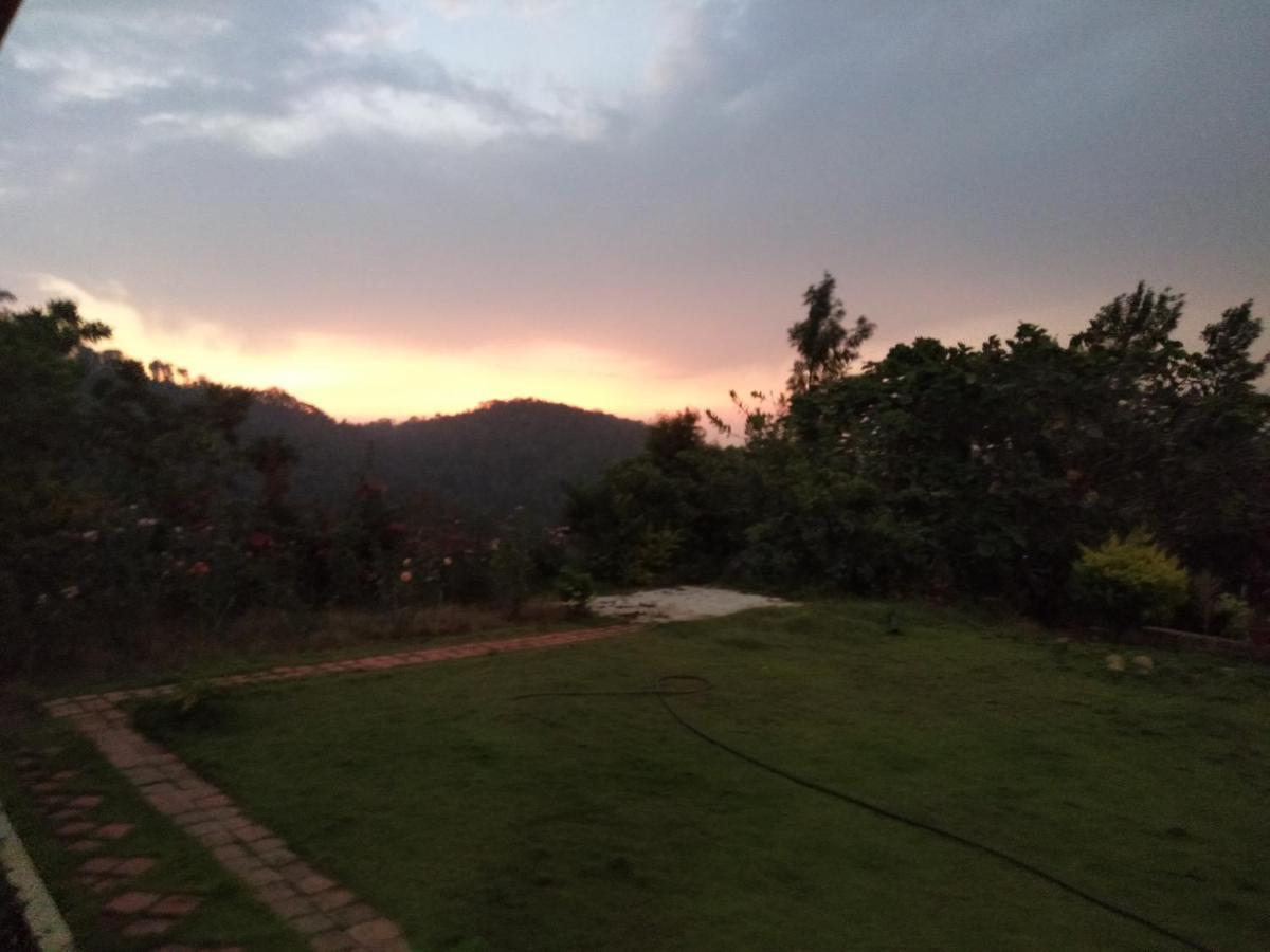 Abiyal Mountain Stay Madikeri Exteriör bild
