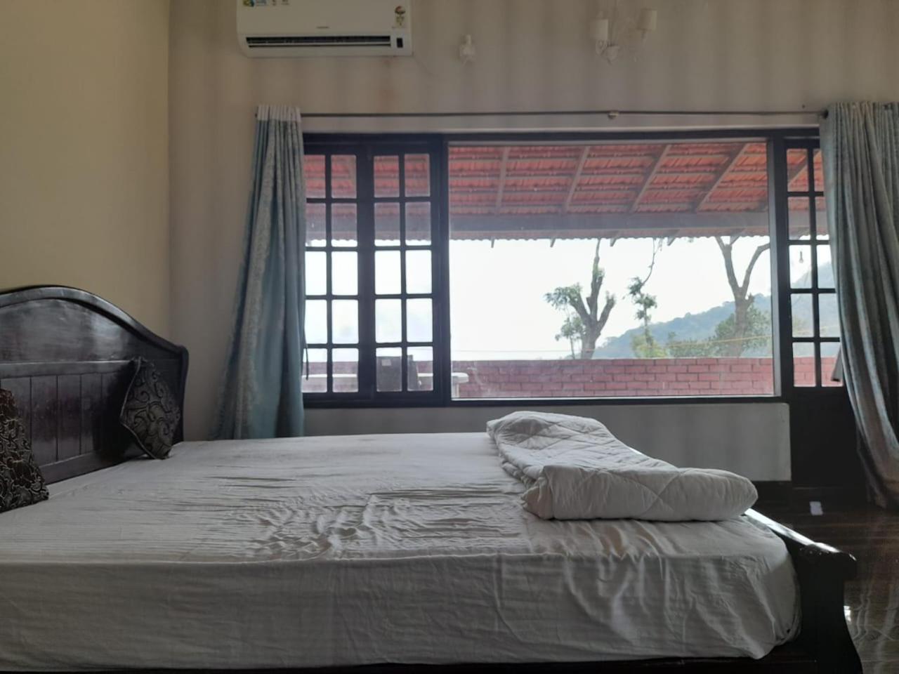 Abiyal Mountain Stay Madikeri Exteriör bild